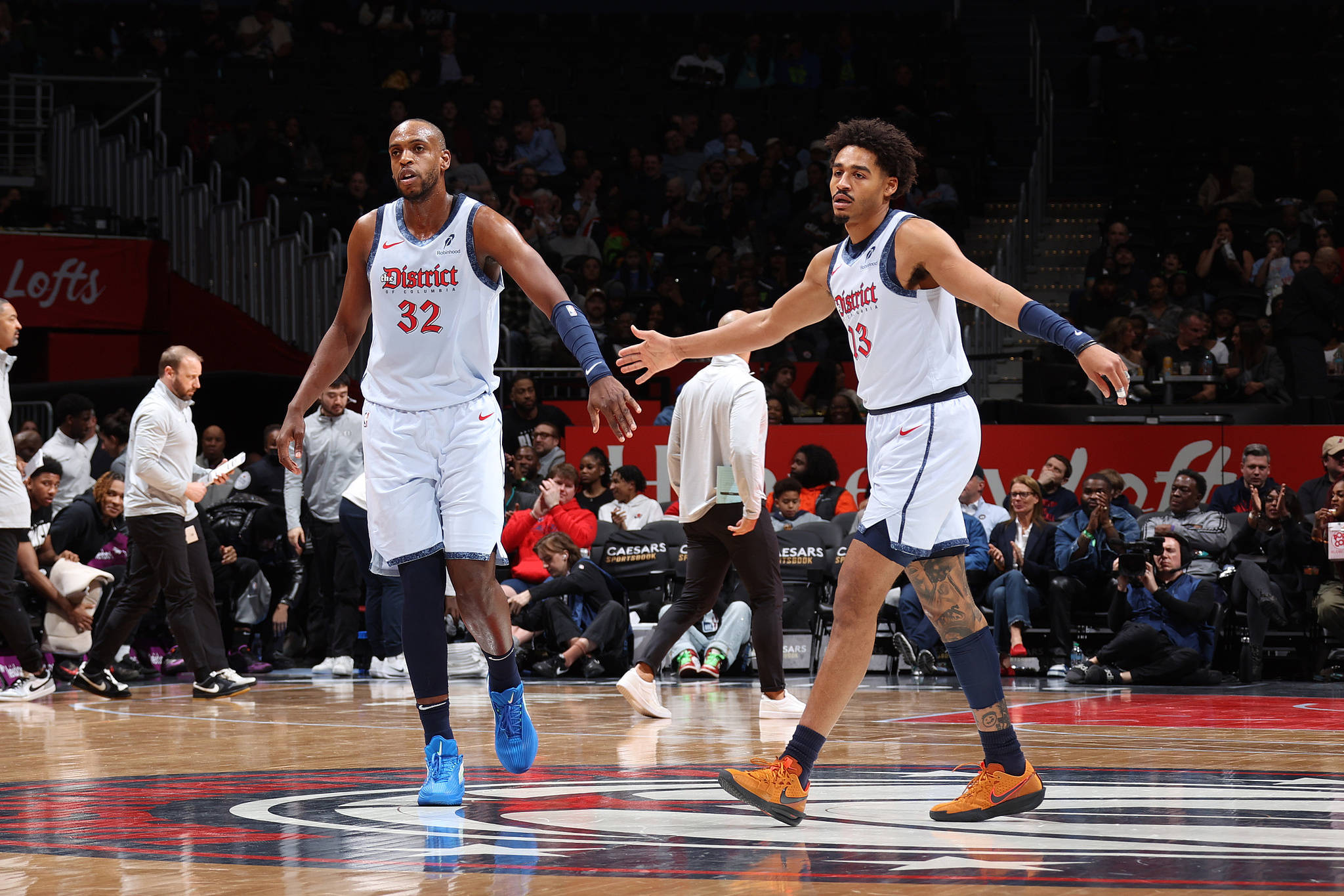 活塞客场击败篮网，实现两连胜