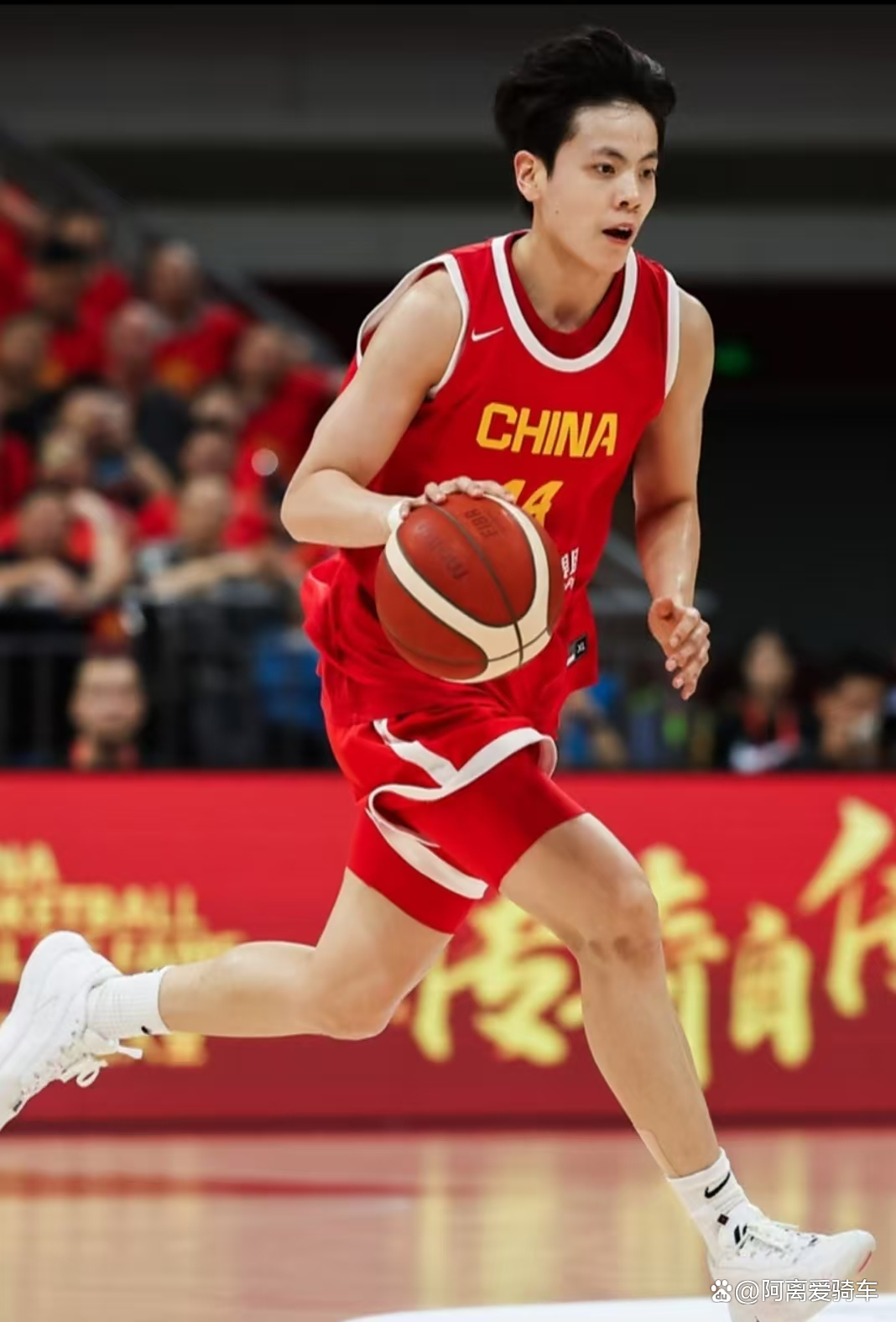 爱游戏官方登录入口-辽宁女篮顽强拼搏，实现逆袭！