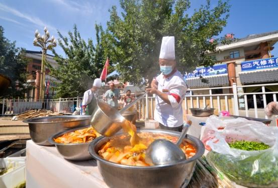 那不勒斯开设“美食文化节”，推广当地特色餐饮的简单介绍