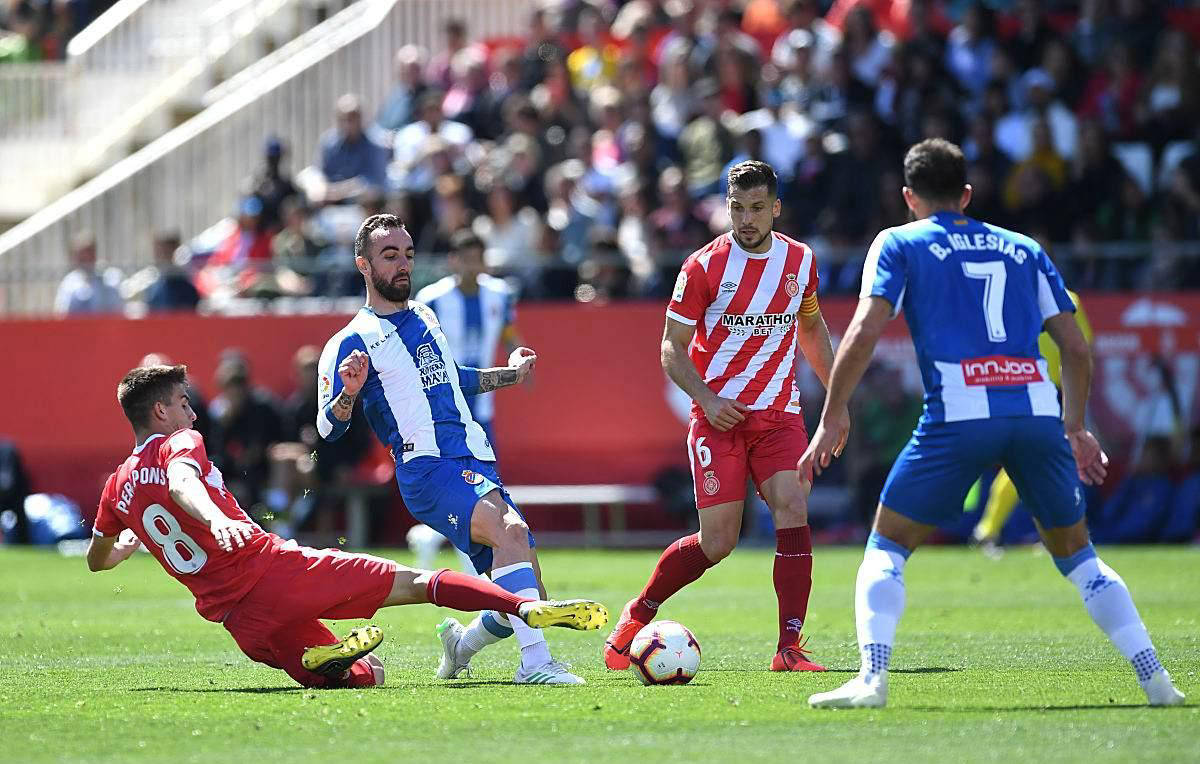 爱游戏亚洲官网-莱万特客场3比2惊险击败巴伦西亚，终结四连败的简单介绍