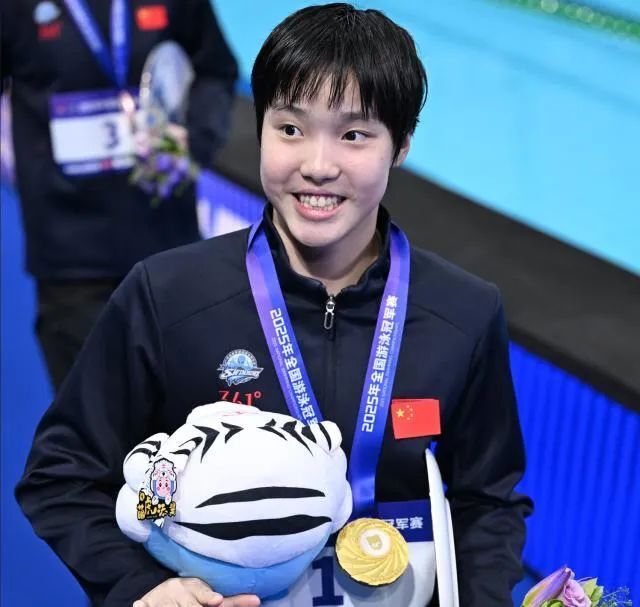 爱游戏登录-游泳比赛中新人崭露头角，实力惊艳夺冠的简单介绍