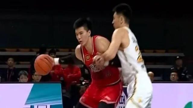 包含广州男篮战绩起伏不定，备战艰难的词条