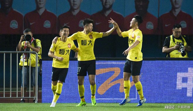 爱游戏官网网页版入口-上港客场力克恒大，积分劲旅连胜的简单介绍