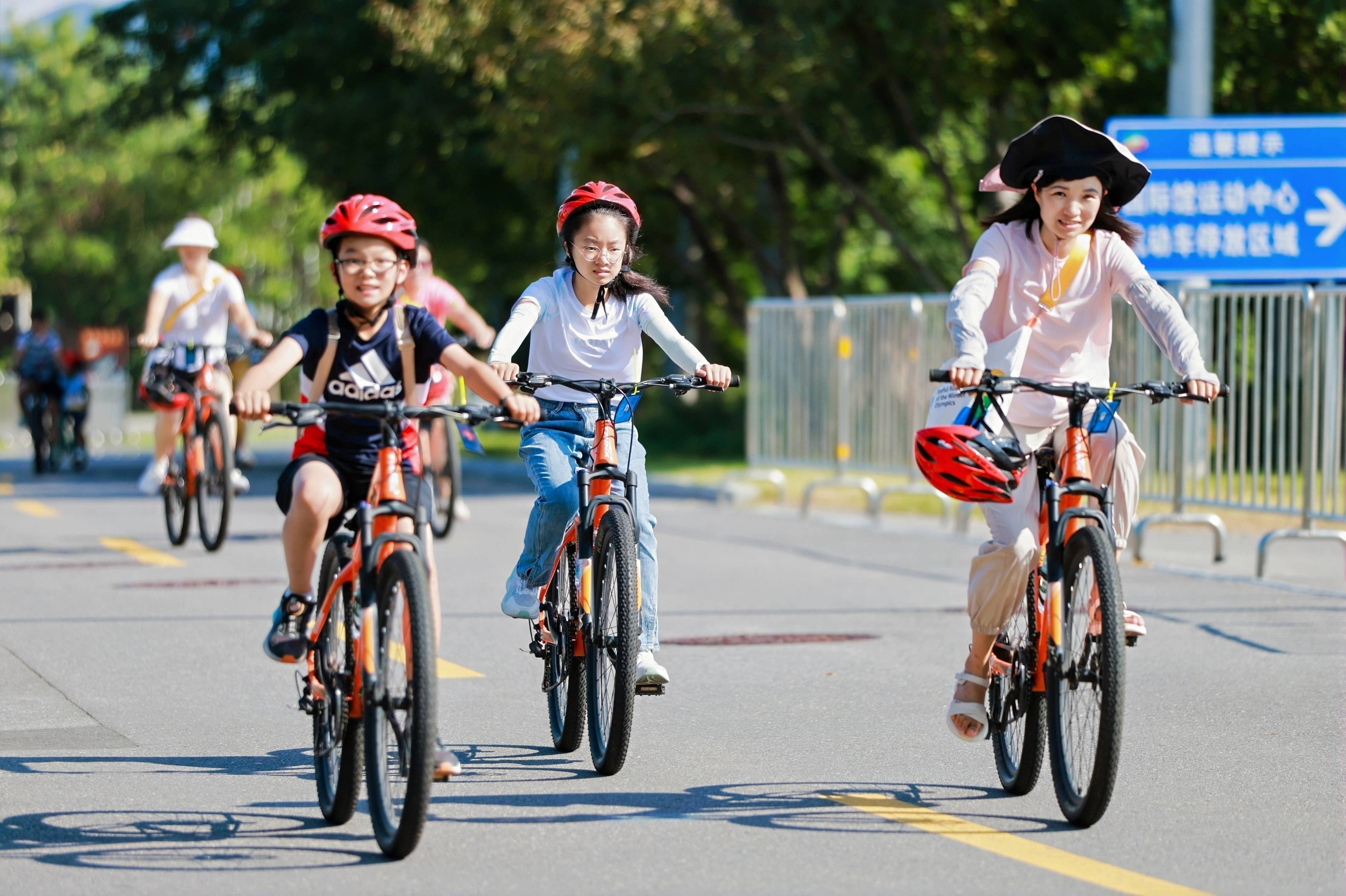 包含多项赛事精彩纷呈，挑战接连不断的词条