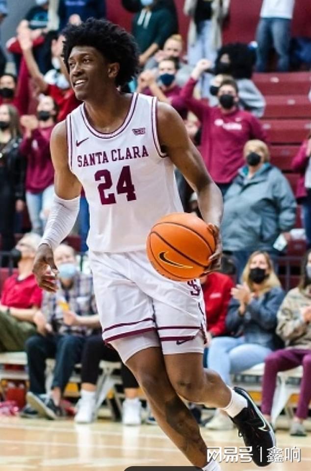 爱游戏体育平台-开拓者战胜雷霆，球员表现出色