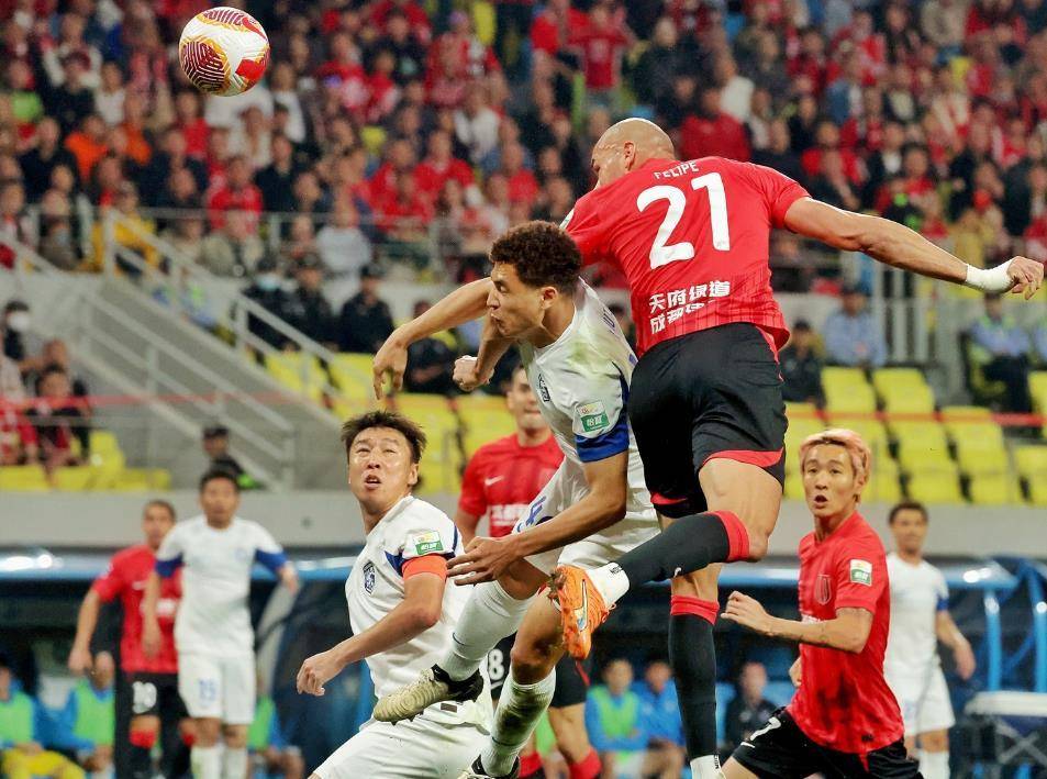 外籍球员表现统统不俗,引发球迷热议 外籍球员表现统统不俗,引发球迷热议