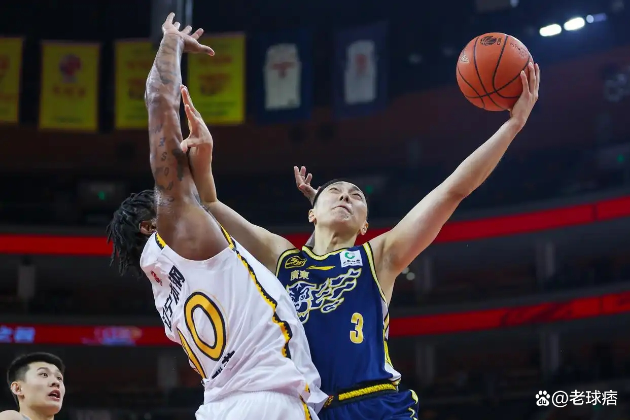 爱游戏入口-包含球队在最后时刻逆袭，晋级下一轮比赛，迈向冠军的词条