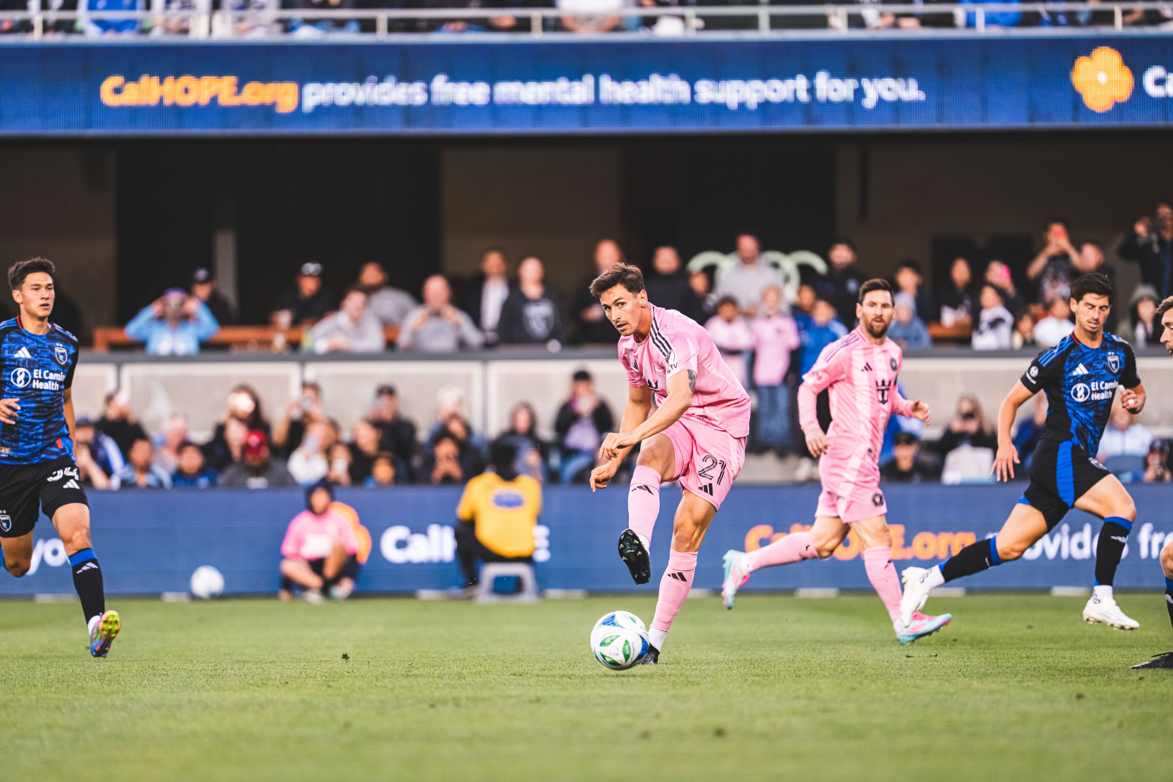 爱游戏入口-球员们在国际比赛中尽展风采