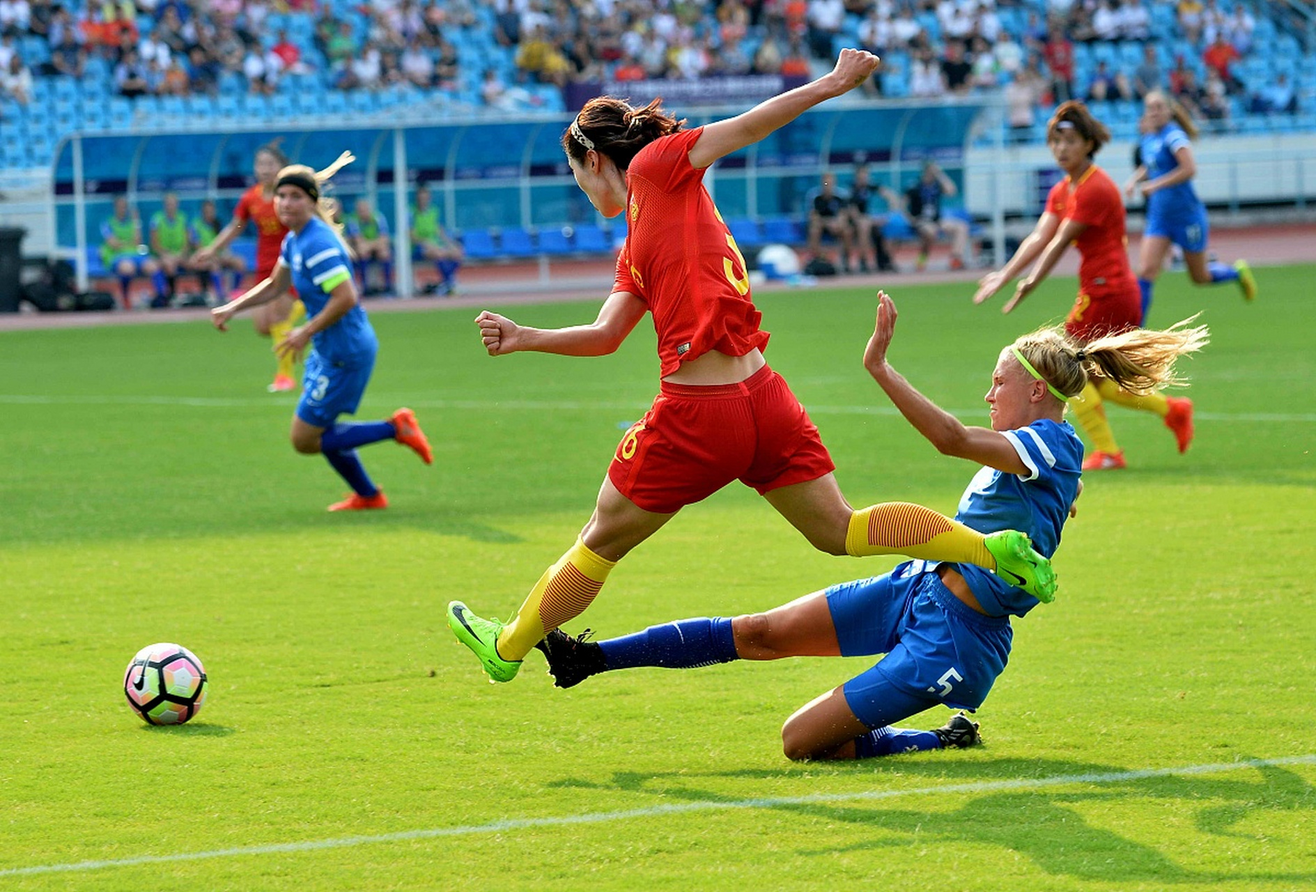 球员们在国际比赛中尽展风采