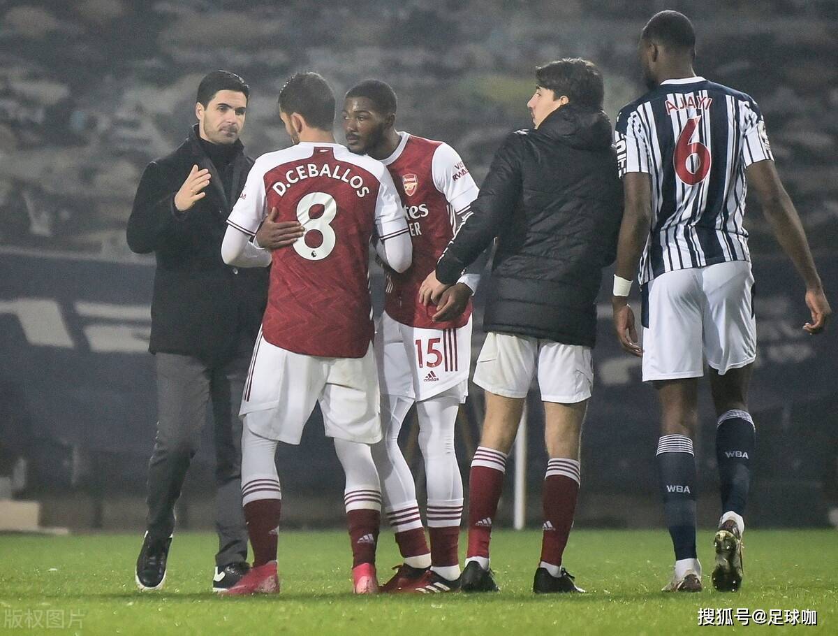 包含进攻策略独具匠心，球队连胜取得小组第一的词条