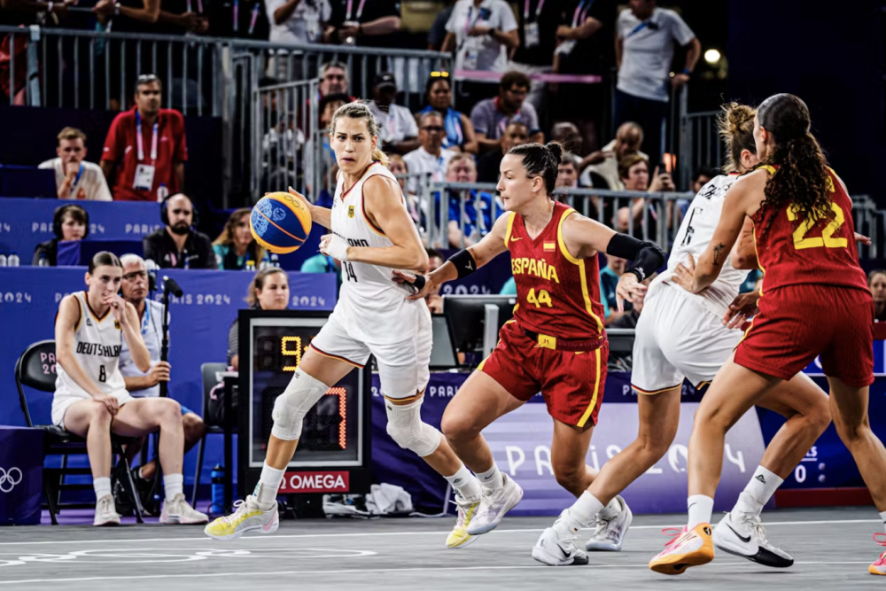 加拿大女子篮球队获得国际比赛胜利