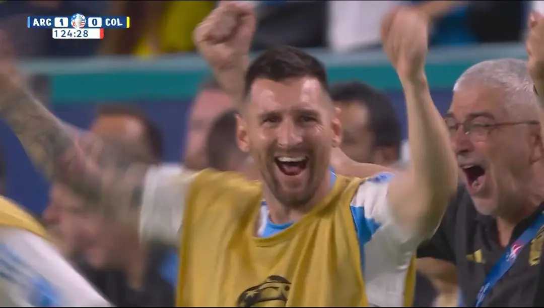 爱游戏-激动人心的足球赛事让人沉浸其中