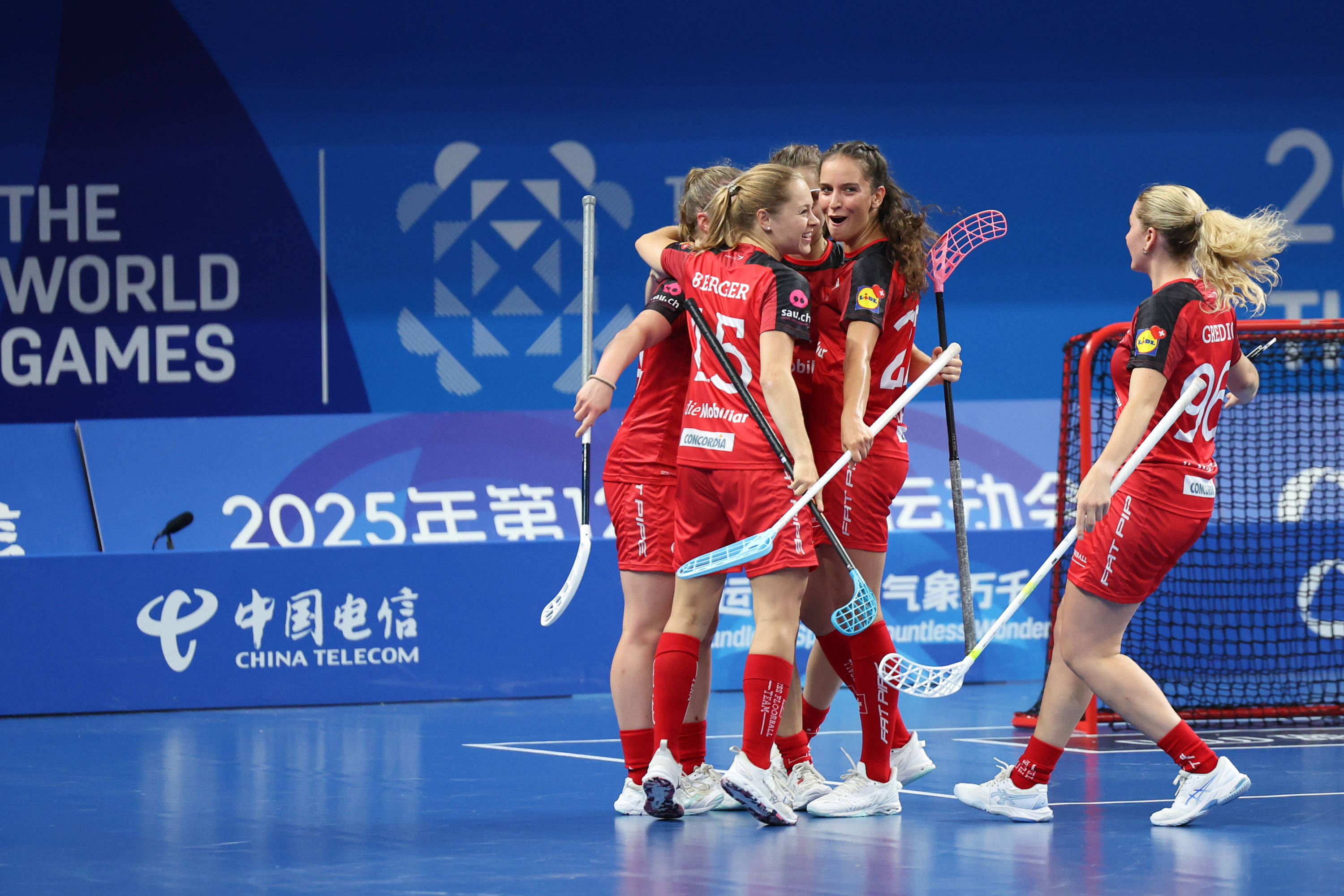 包含瑞士女子射击选手稳定发挥，夺得第四名的词条