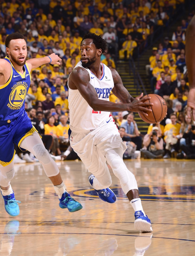 爱游戏app-比赛胜负强者胜利，一触即发惊险刺激